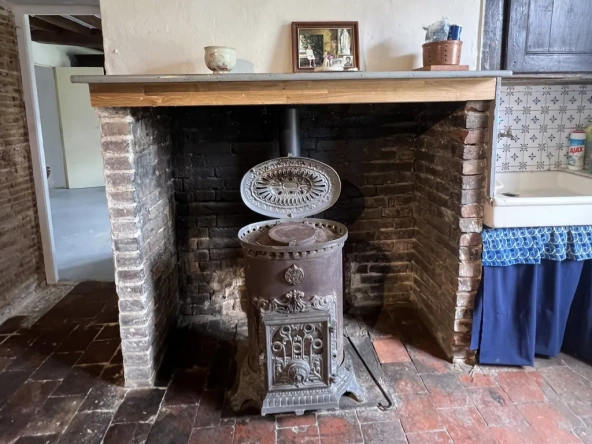Maison ancienne de 82,5 m² avec grand terrain à Tannerre-en-Puisaye 