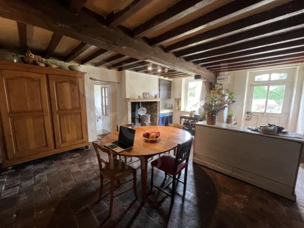 Maison ancienne de 82,5 m² avec grand terrain à Tannerre-en-Puisaye 