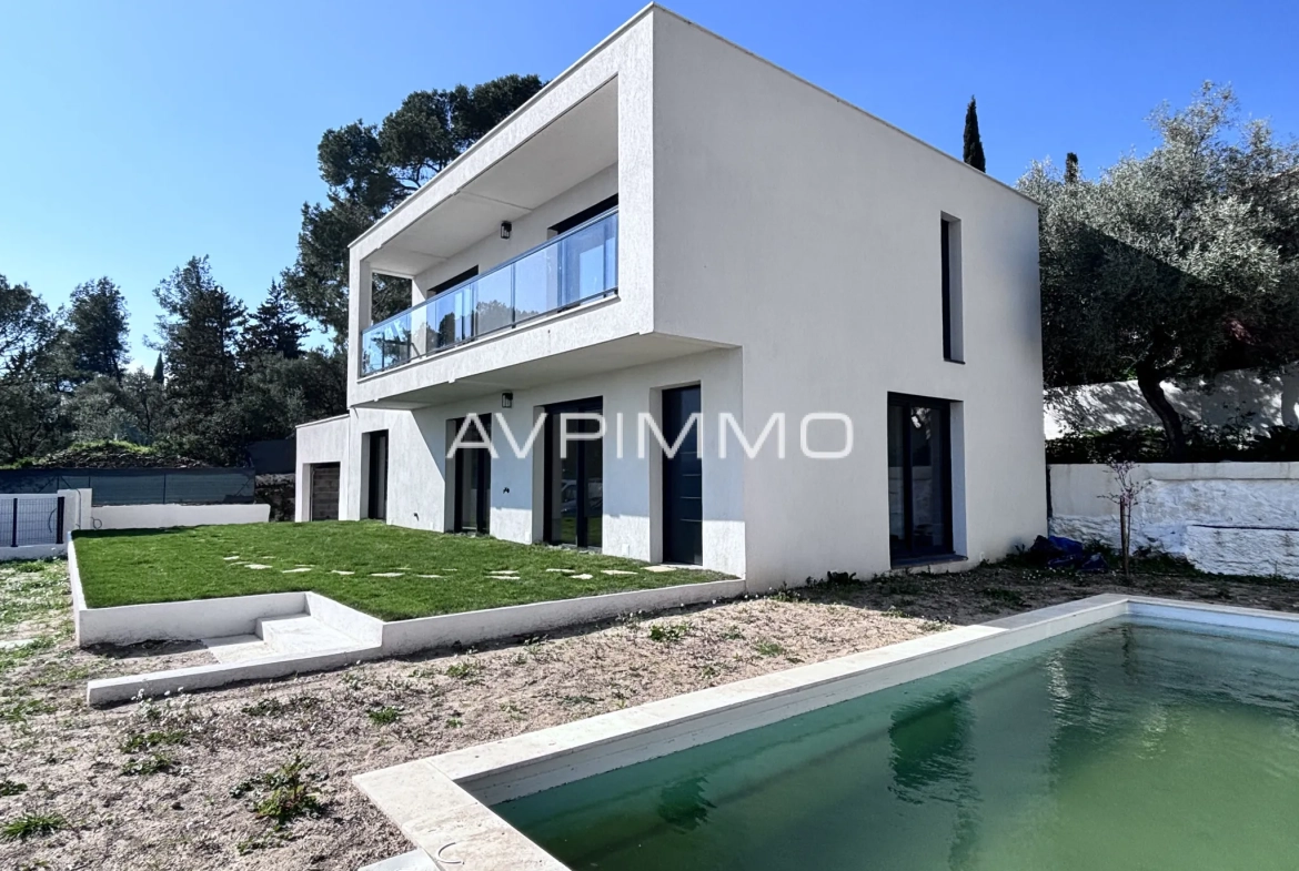 Villa contemporaine à vendre à Ceyreste avec vue mer et piscine de 150 m² 