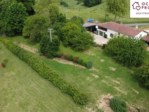 Magnifique maison rénovée avec vue sur les Pyrénées à Lilhac