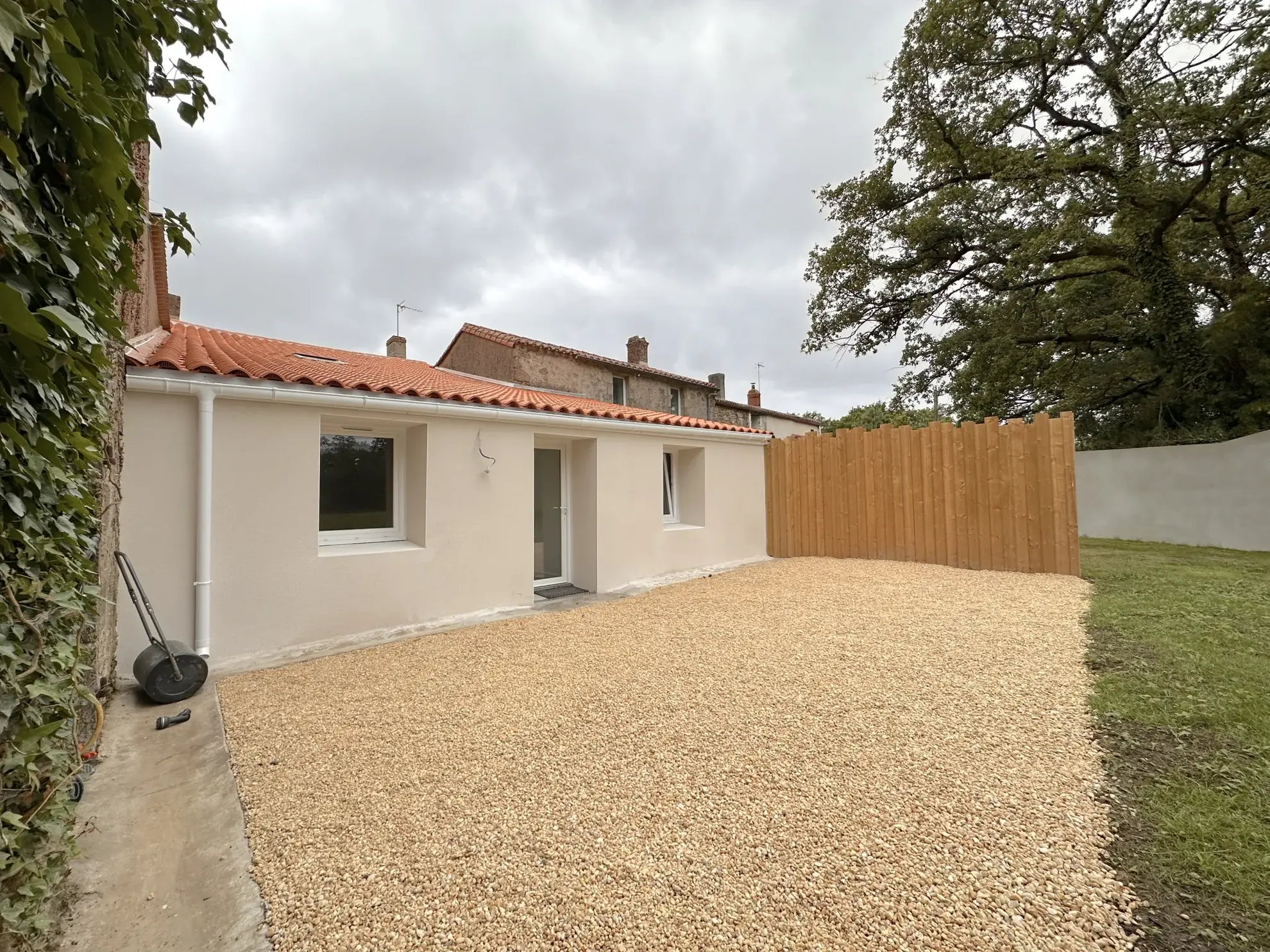 Maison à vendre à Cugand avec 3 chambres, jardin et garage - Résidence paisible 