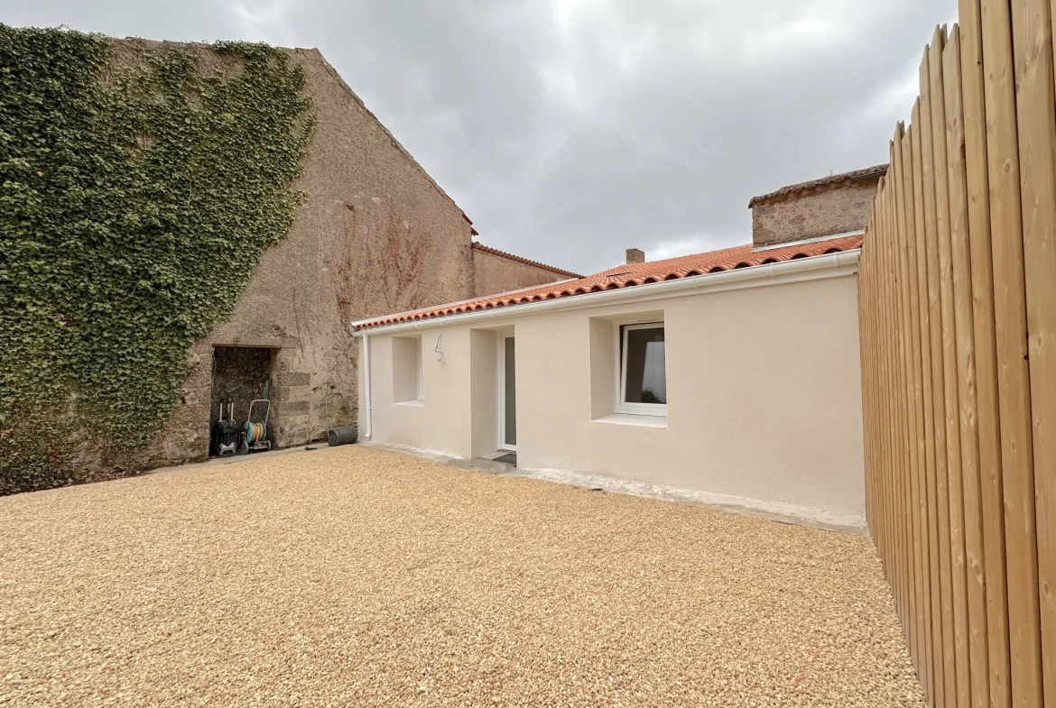 Maison à vendre à Cugand avec 3 chambres, jardin et garage - Résidence paisible 
