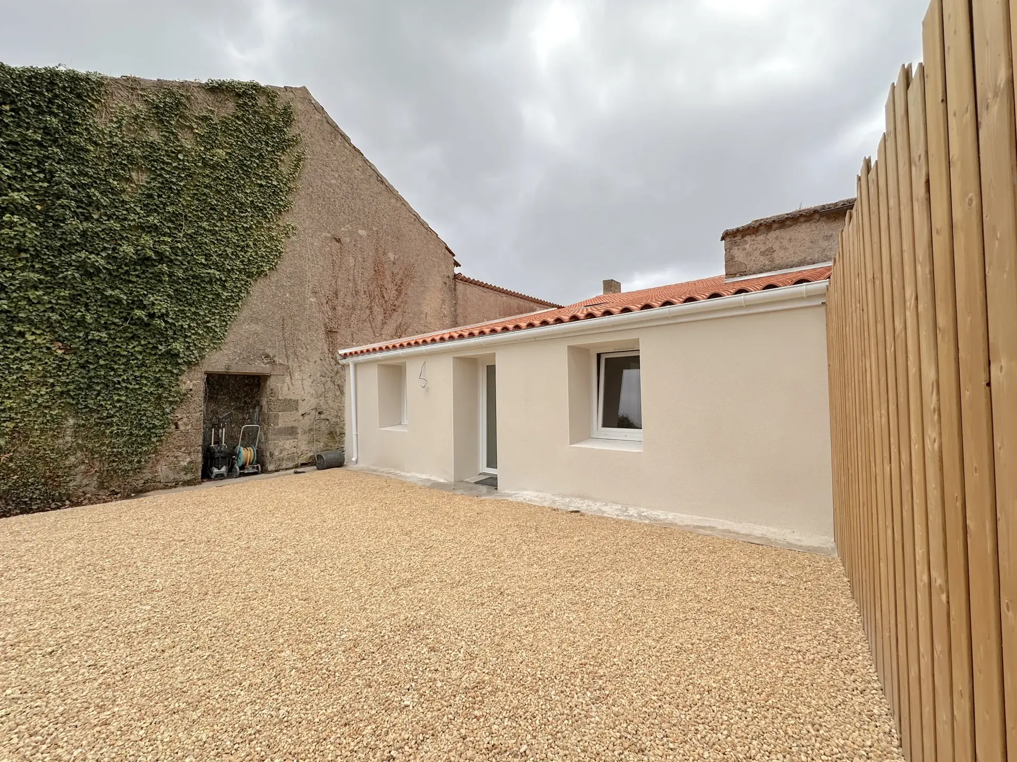 Maison à vendre à Cugand avec 3 chambres, jardin et garage - Résidence paisible 