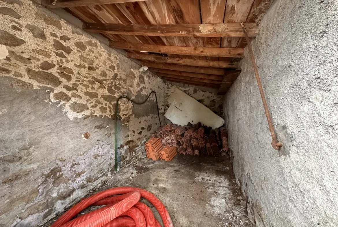 Maison à vendre à Cugand avec 3 chambres, jardin et garage - Résidence paisible 