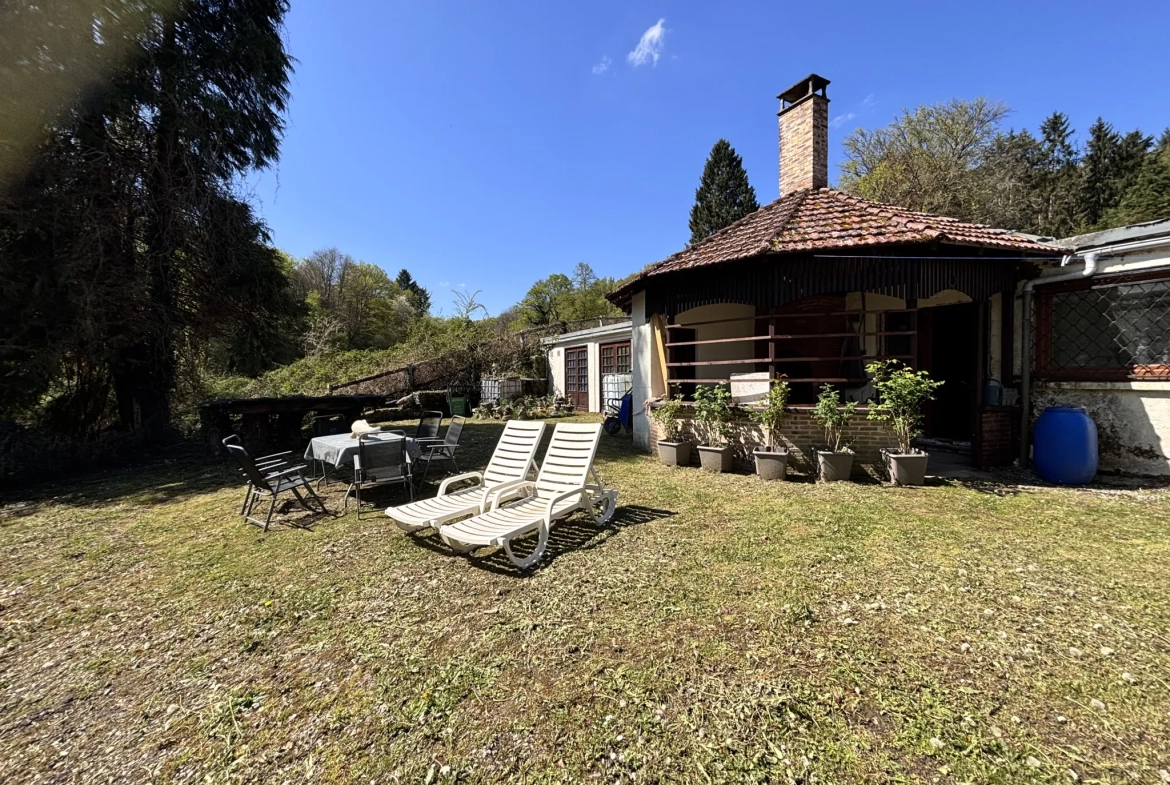 Maison spacieuse de 150m² avec jardin à Bourganeuf, Creuse 