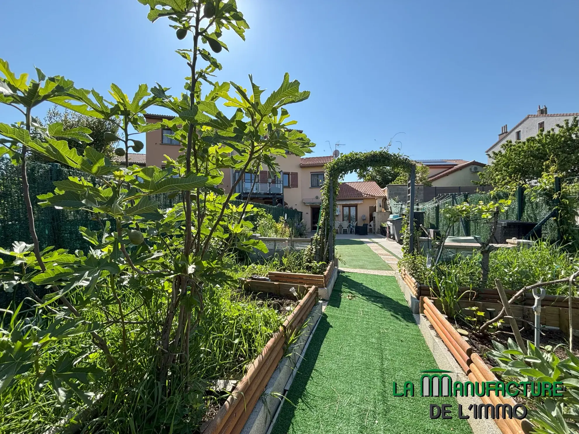 Maison de plain-pied avec terrasse et jardin à Saint-Étienne - 103 m² 