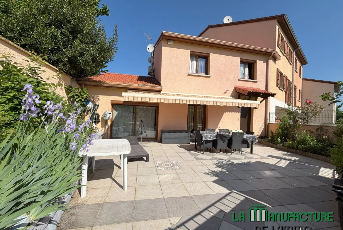 Maison de plain-pied avec terrasse et jardin à Saint-Étienne - 103 m² 