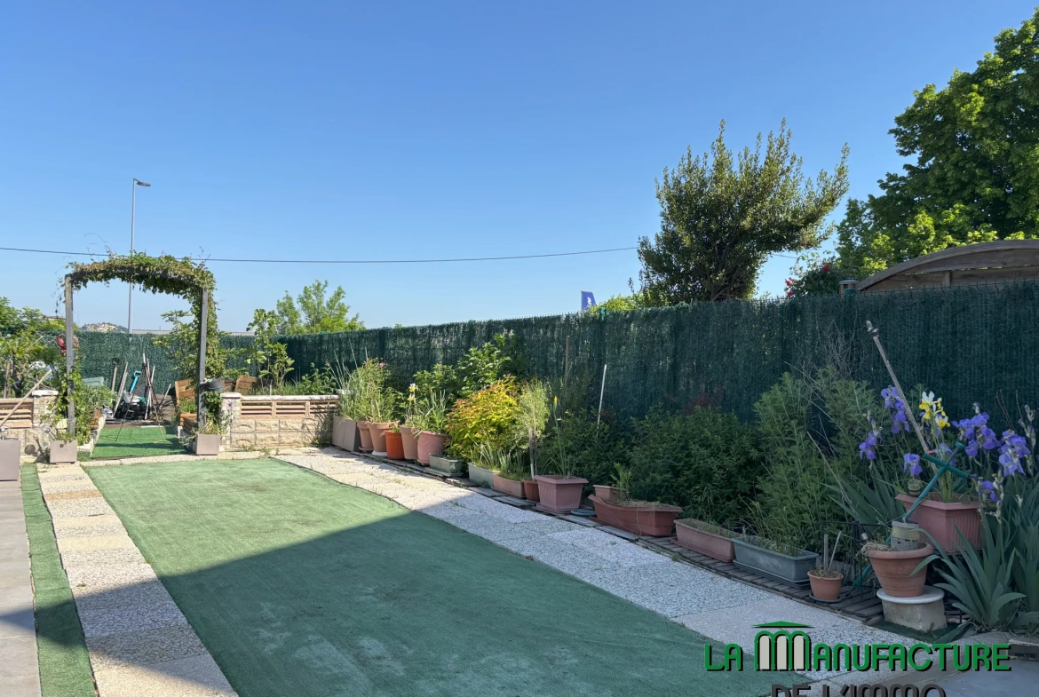 Maison de plain-pied avec terrasse et jardin à Saint-Étienne - 103 m² 