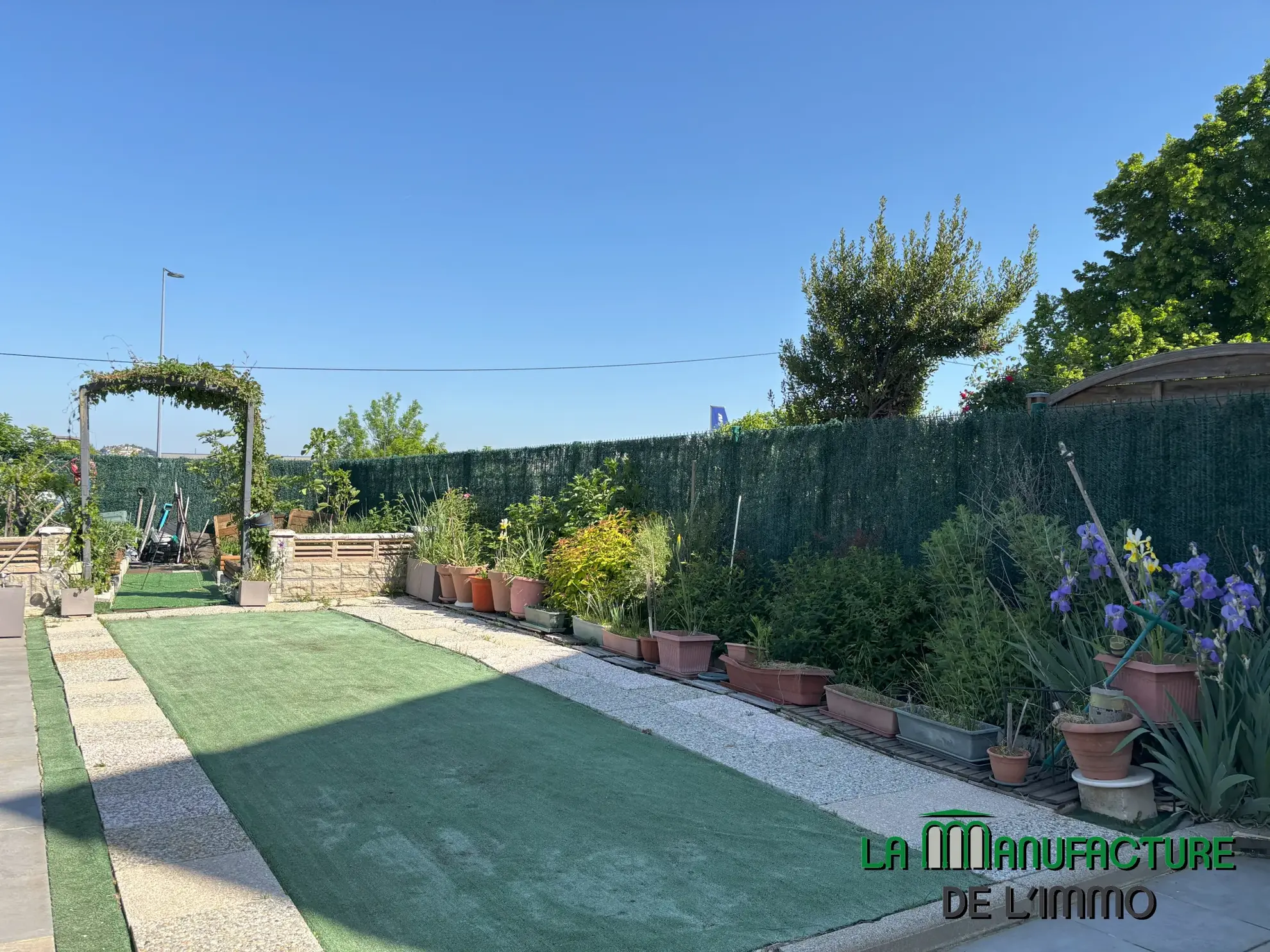 Maison de plain-pied avec terrasse et jardin à Saint-Étienne - 103 m² 