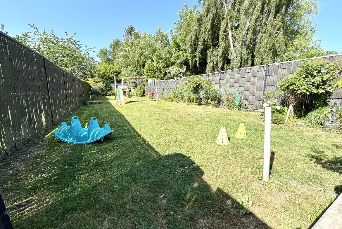Maison de 112m² à Hem avec jardin et 3 chambres, idéale famille 
