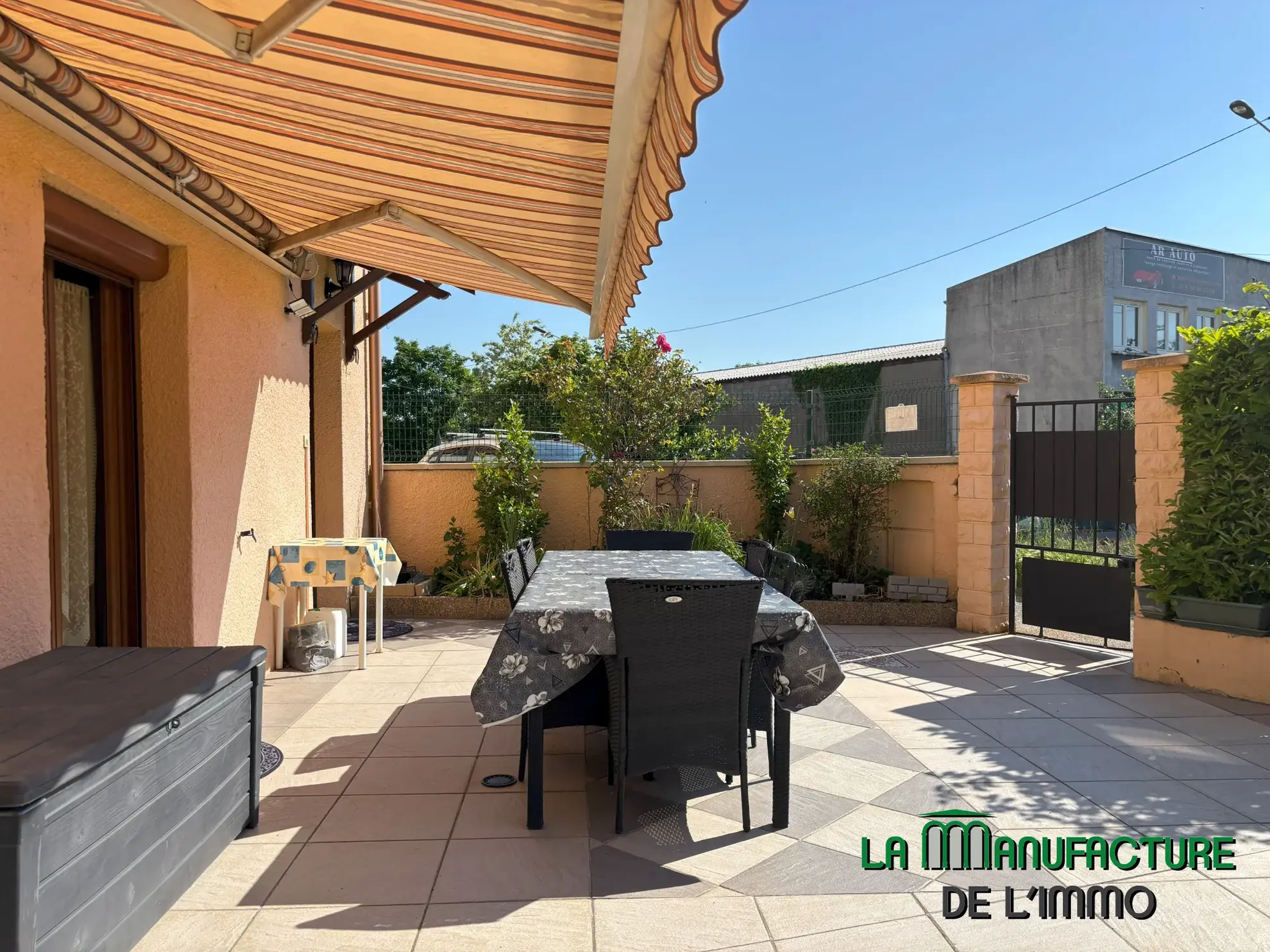 Maison de plain-pied avec terrasse et jardin à Saint-Étienne - 103 m² 
