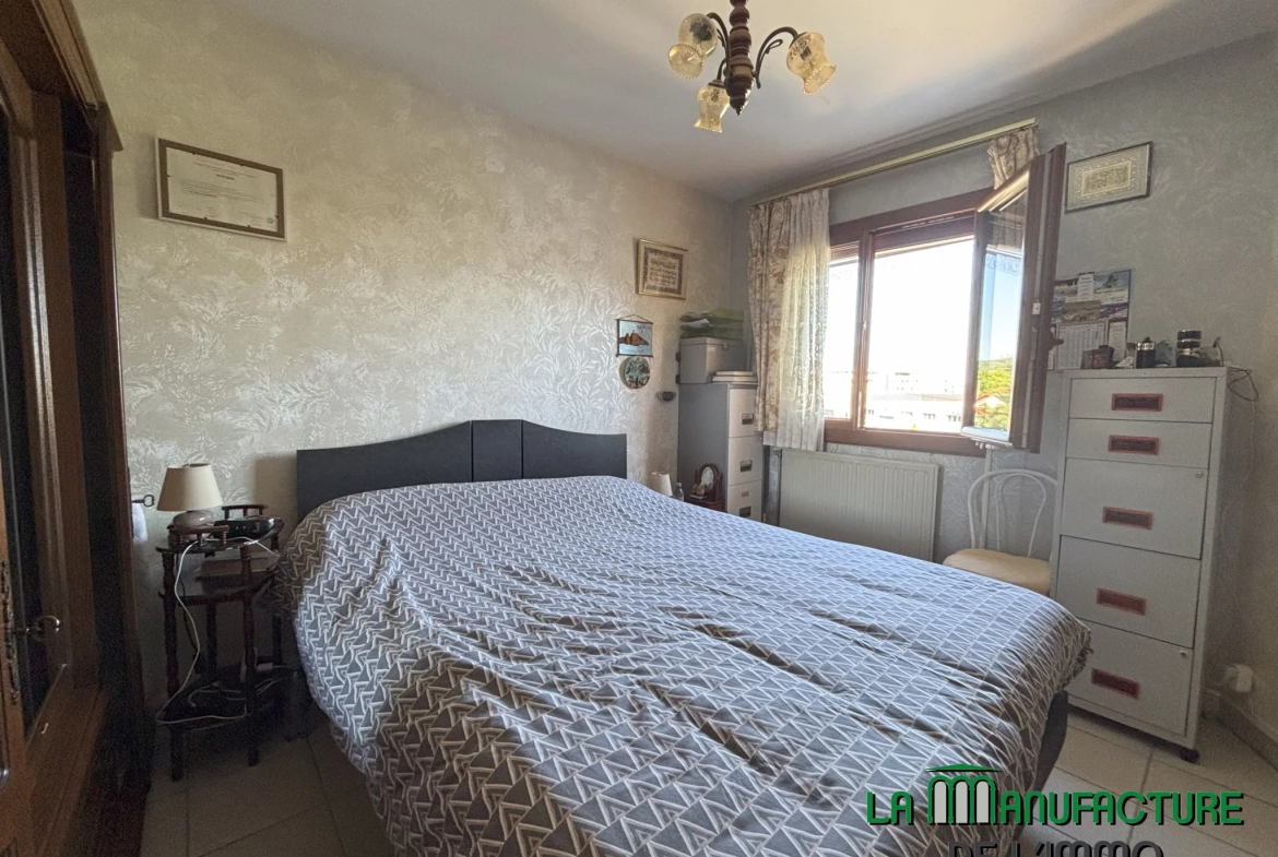 Maison de plain-pied avec terrasse et jardin à Saint-Étienne - 103 m² 