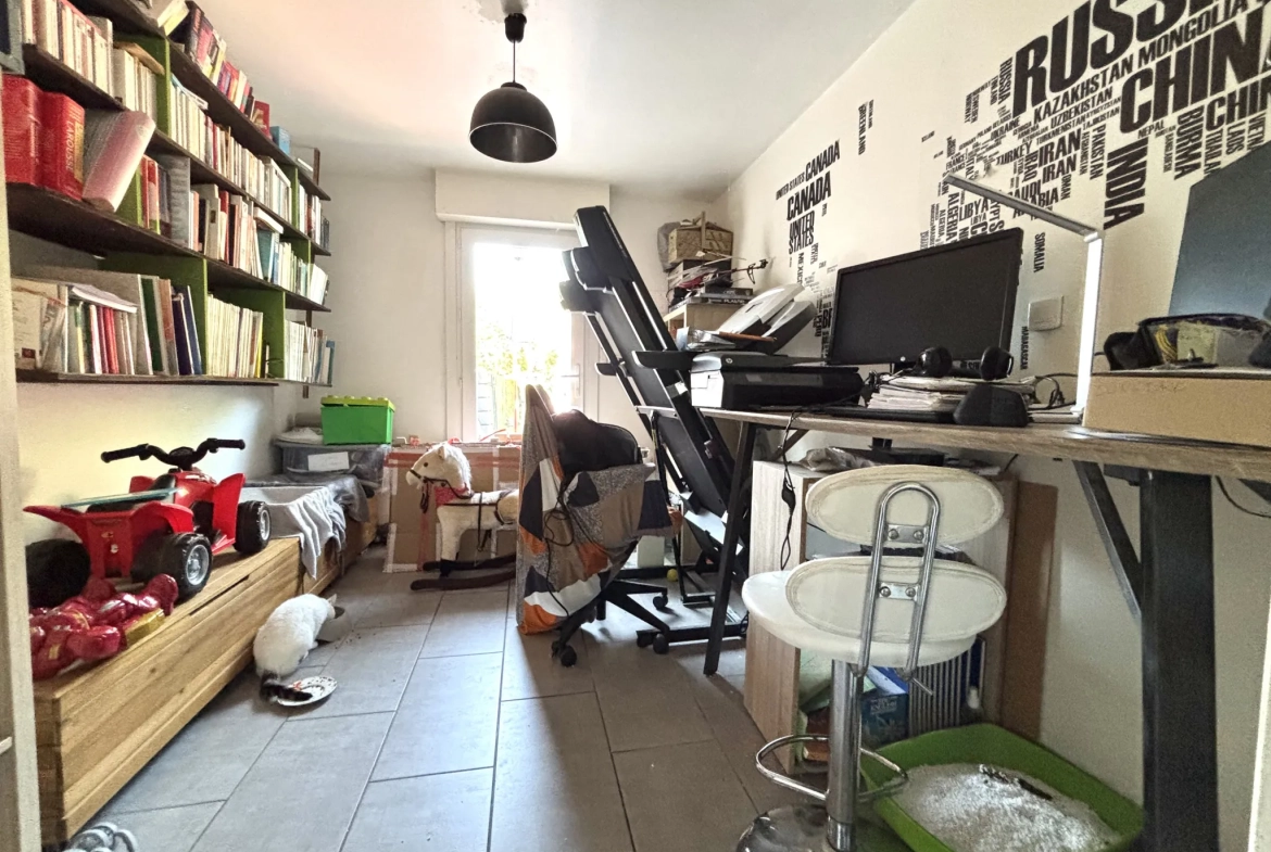Maison de 112m² à Hem avec jardin et 3 chambres, idéale famille 