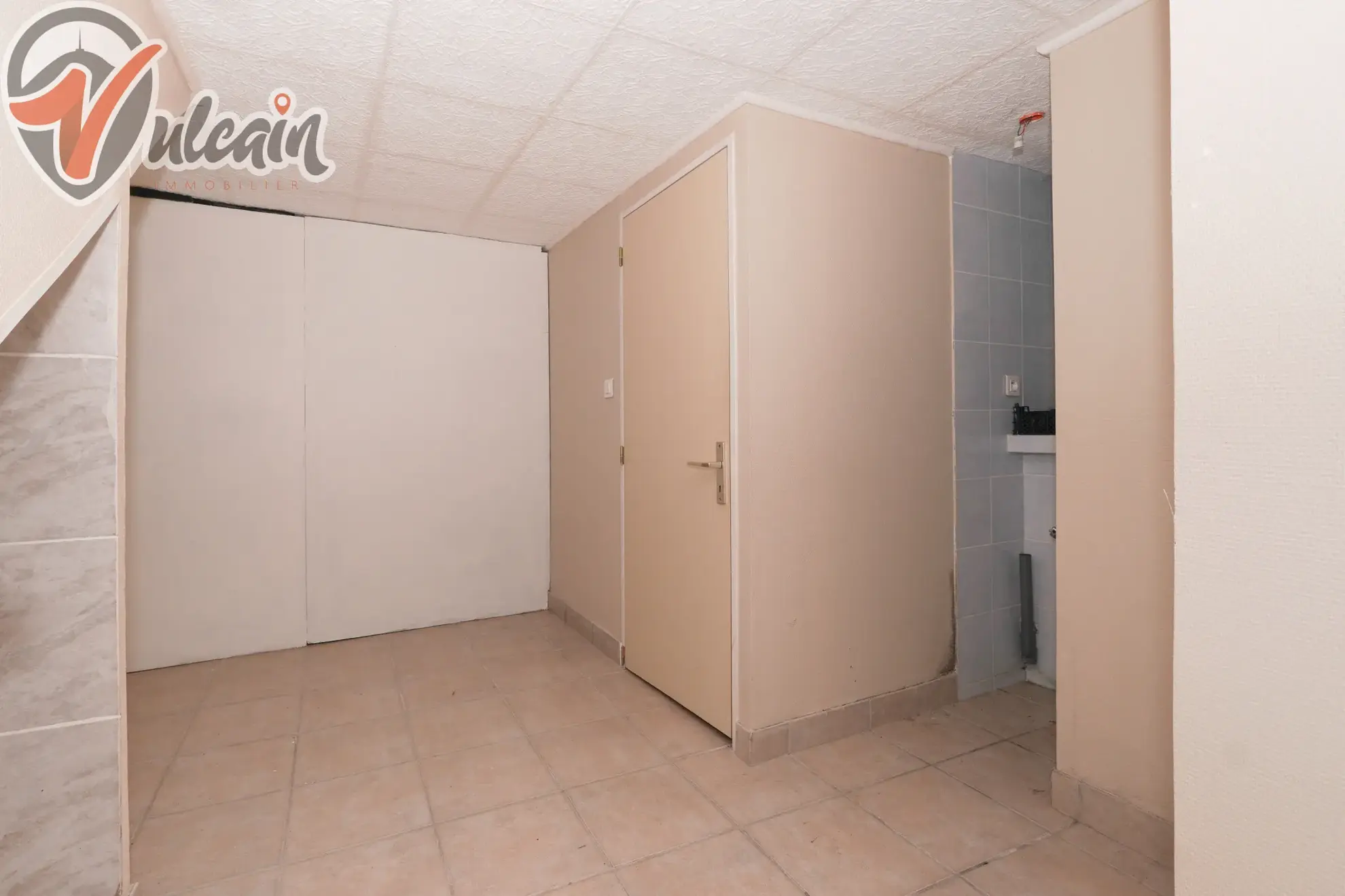 Charmante maison de bourg de 70 m² à Veyre, 1 chambre, rénovée, proche commodités 