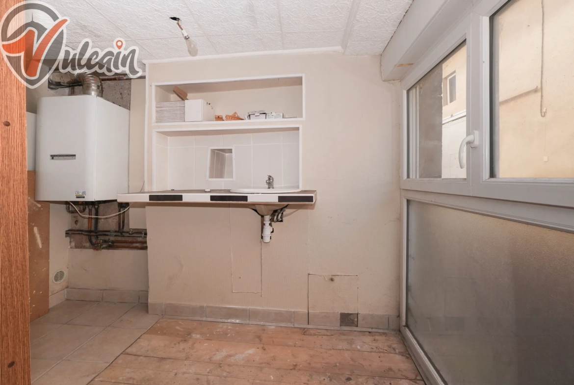 Charmante maison de bourg de 70 m² à Veyre, 1 chambre, rénovée, proche commodités 