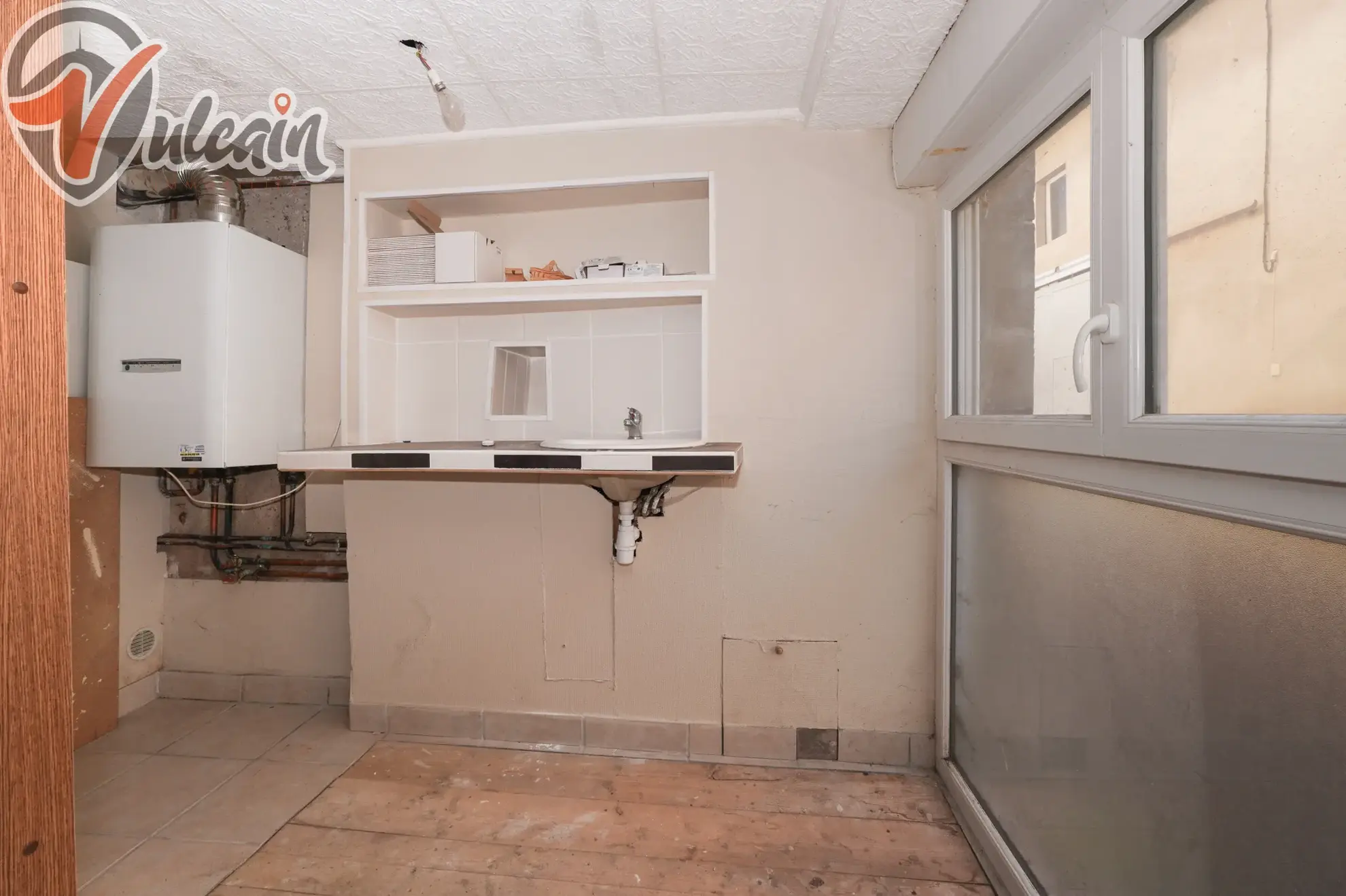 Charmante maison de bourg de 70 m² à Veyre, 1 chambre, rénovée, proche commodités 