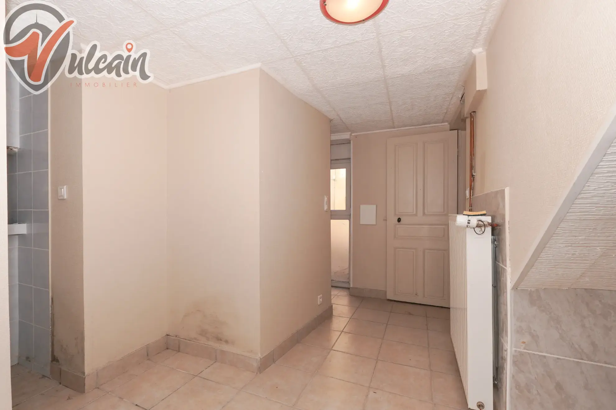 Charmante maison de bourg de 70 m² à Veyre, 1 chambre, rénovée, proche commodités 