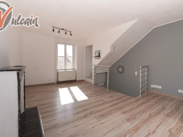 Charmante maison de bourg de 70 m² à Veyre, 1 chambre, rénovée, proche commodités