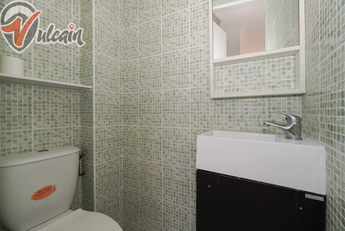 Charmante maison de bourg de 70 m² à Veyre, 1 chambre, rénovée, proche commodités 