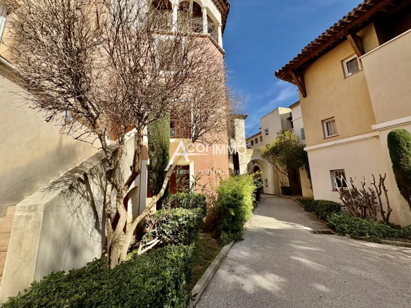 Appartement T2 de 27m² avec piscine et tennis à Six Fours Les Plages 
