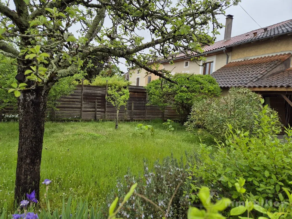 Maison de village spacieuse à Razac-sur-l'Isle Near Périgueux 