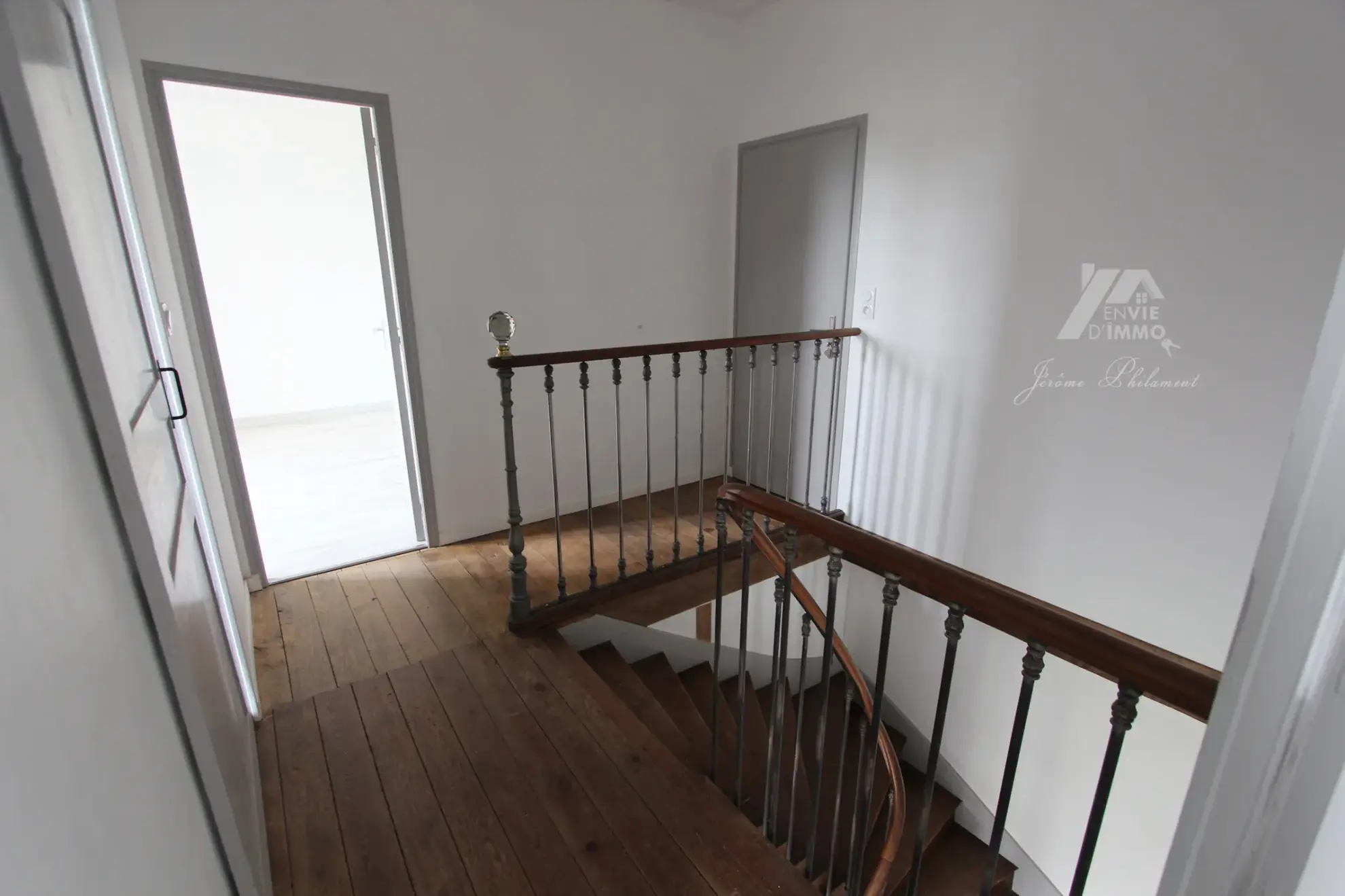 Maison bourgeoise rénovée avec jardin et garage à Coulonges-sur-l'Autize 