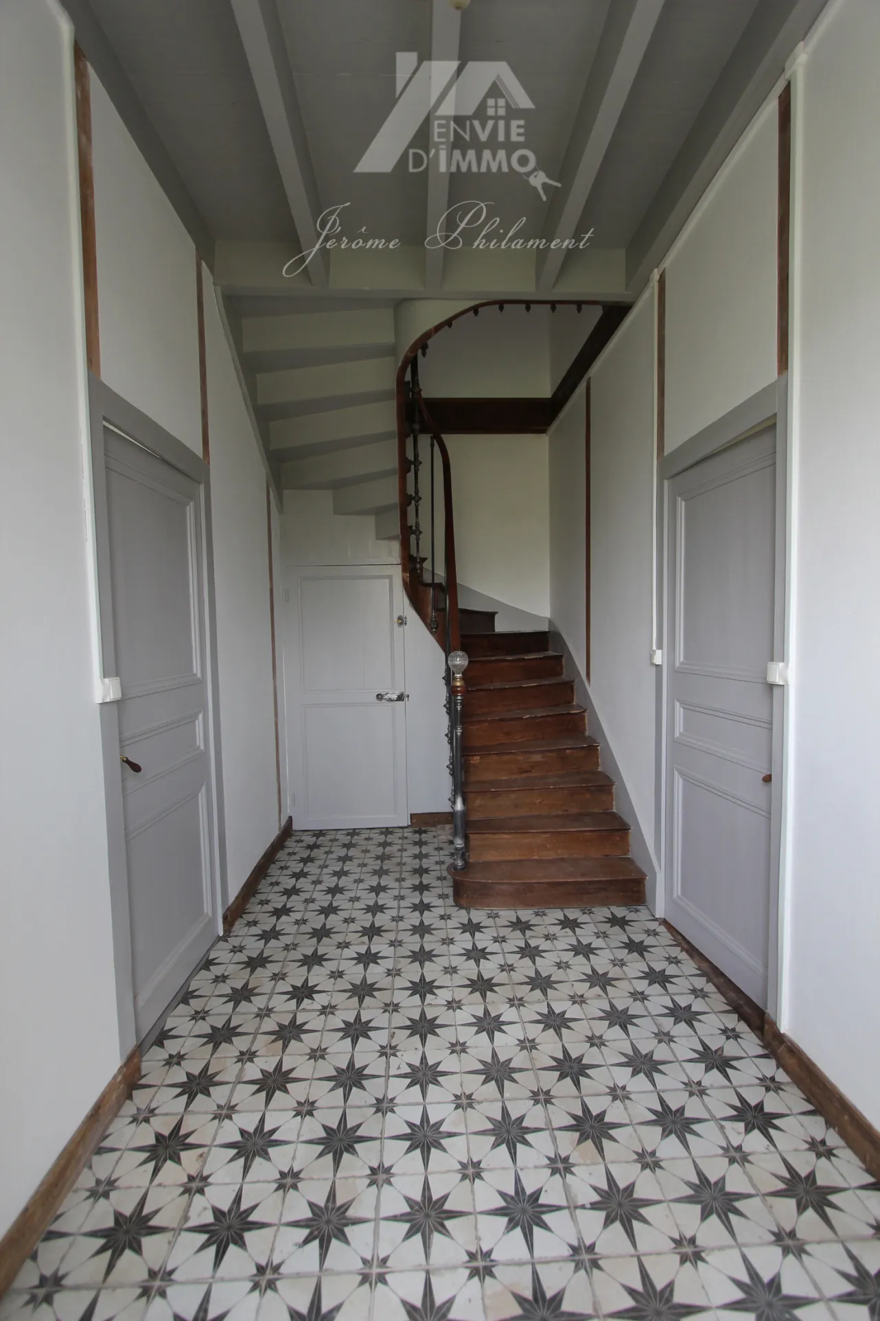Maison bourgeoise rénovée avec jardin et garage à Coulonges-sur-l'Autize 