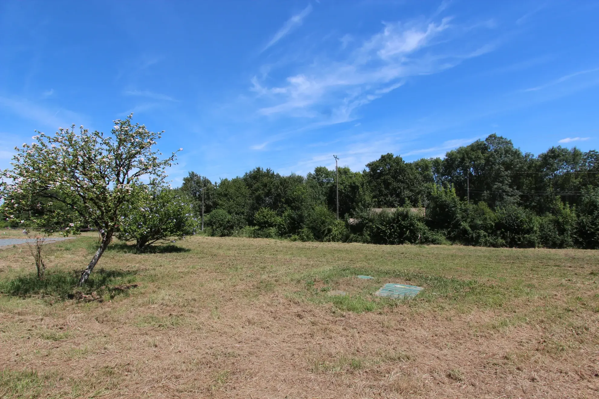 Maison bourgeoise rénovée avec jardin et garage à Coulonges-sur-l'Autize 