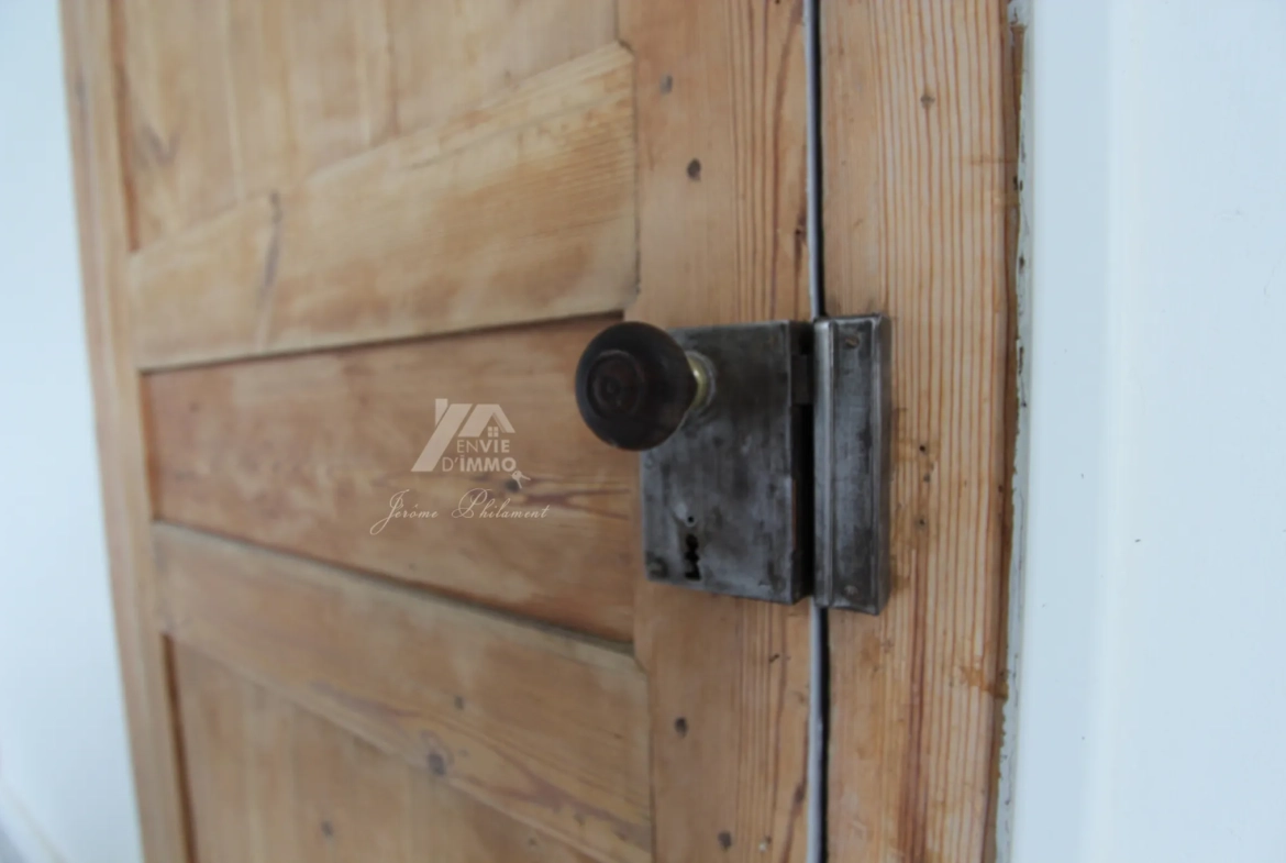 Maison bourgeoise rénovée avec jardin et garage à Coulonges-sur-l'Autize 