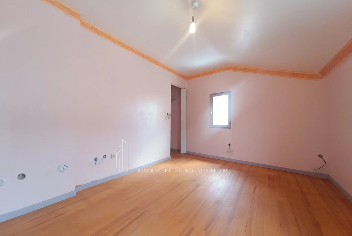 Maison à Bourg-de-Péage de 115 m² avec jardin de 381 m² à vendre 