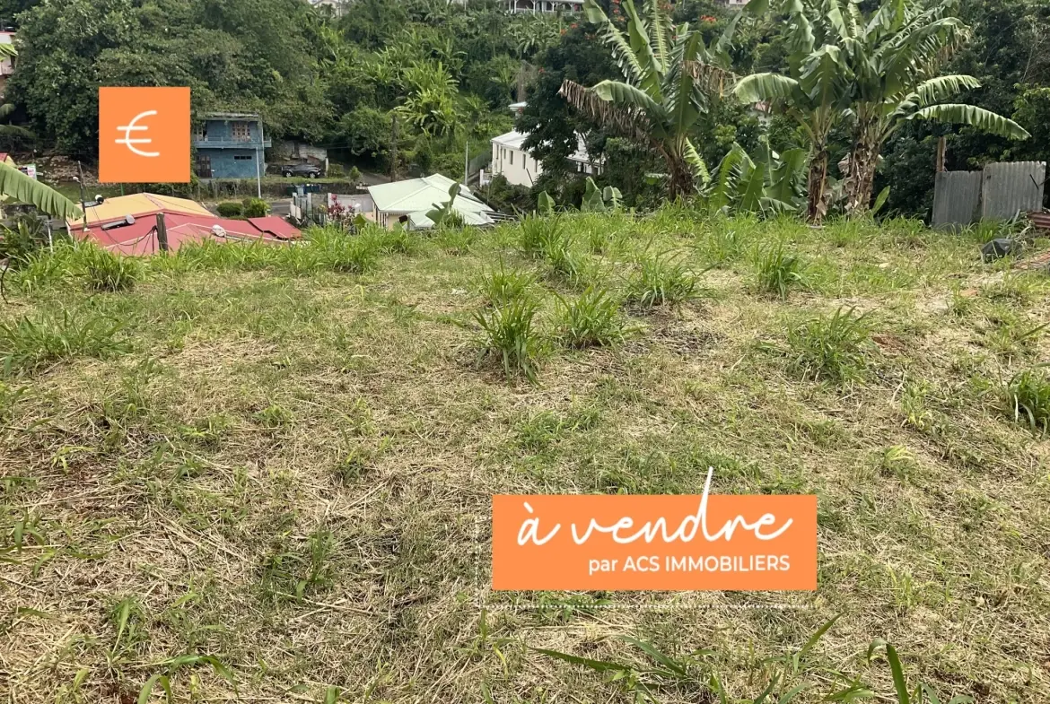 Terrain constructible avec vue mer à Trinité - 706 m² 
