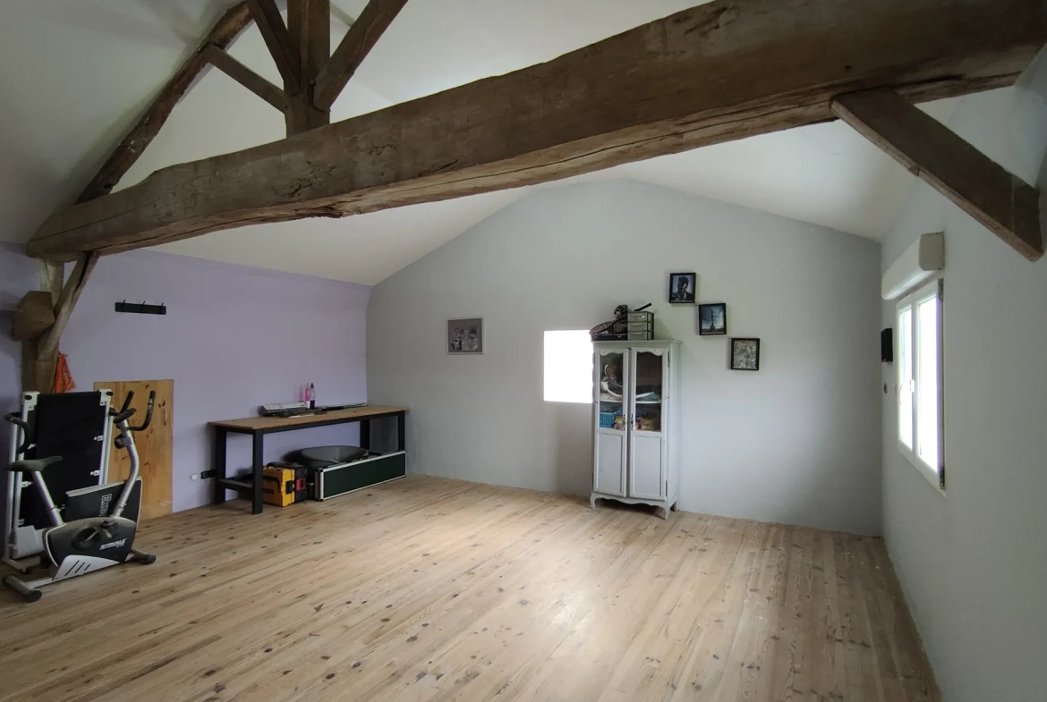 À vendre maison de campagne à Aillas, 7 pièces, 186 m² avec terrain de 9170 m² 