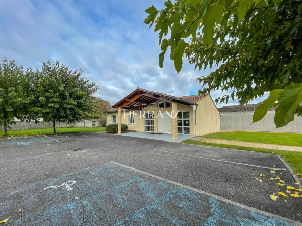 Local professionnel à vendre à Saint-Médard-de-Guizières - 116 m² avec forte rentabilité