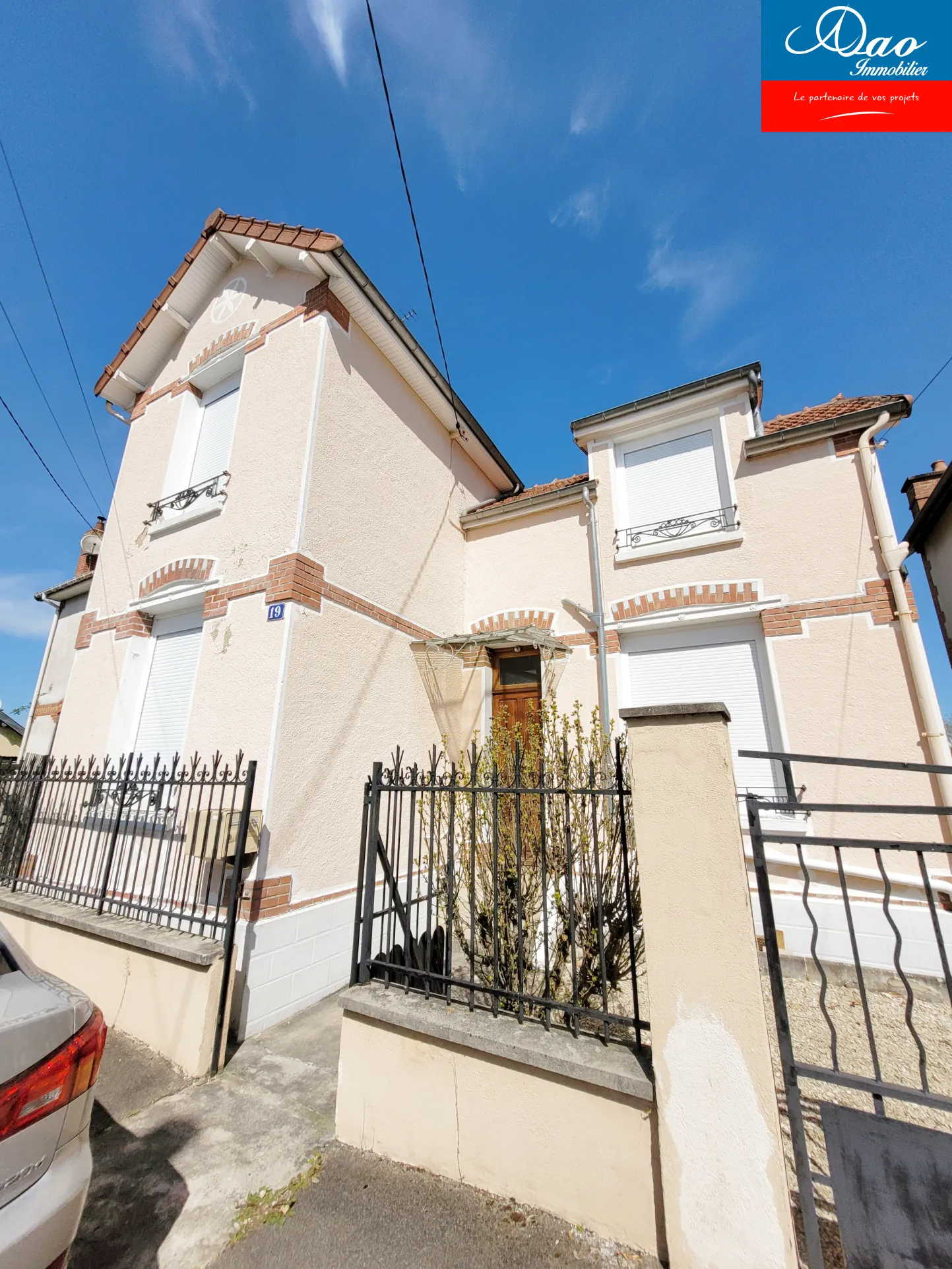 Maison de ville à vendre à Sainte-Savine – Charme et confort proche Troyes 