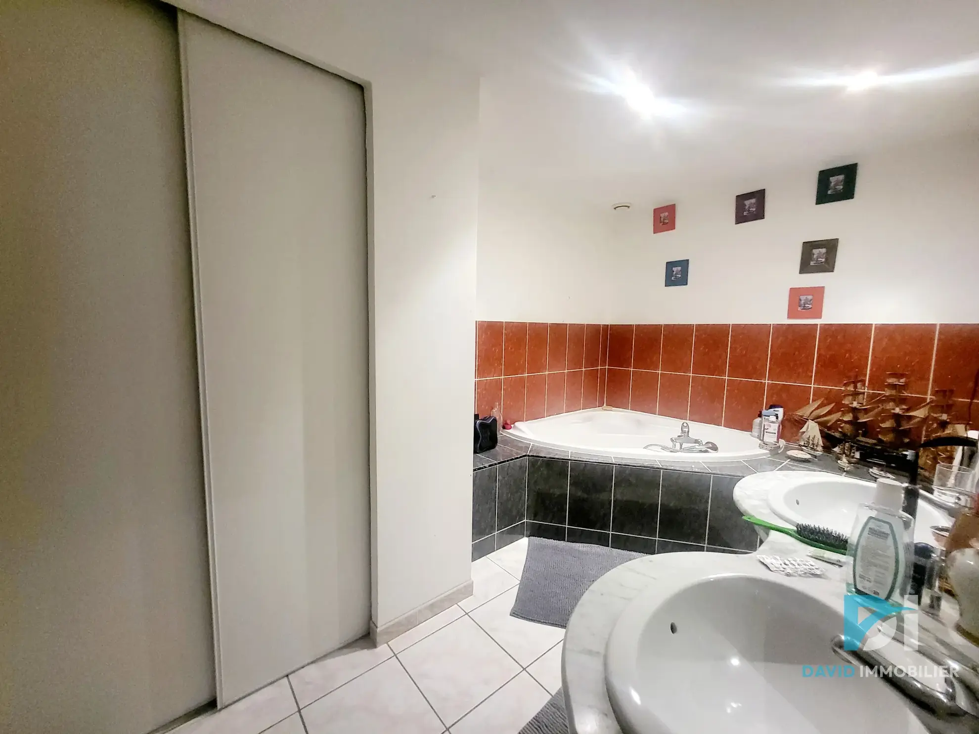 Maison de ville avec garage à Pomérols de plus de 130 m² 
