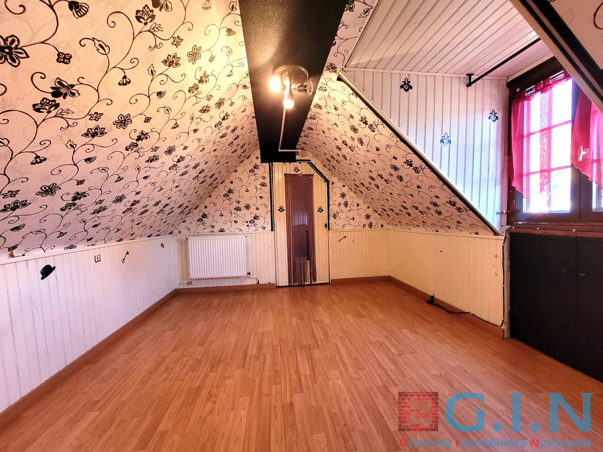 Maison 94 m² avec 3 chambres à Brionne, proche commodités 
