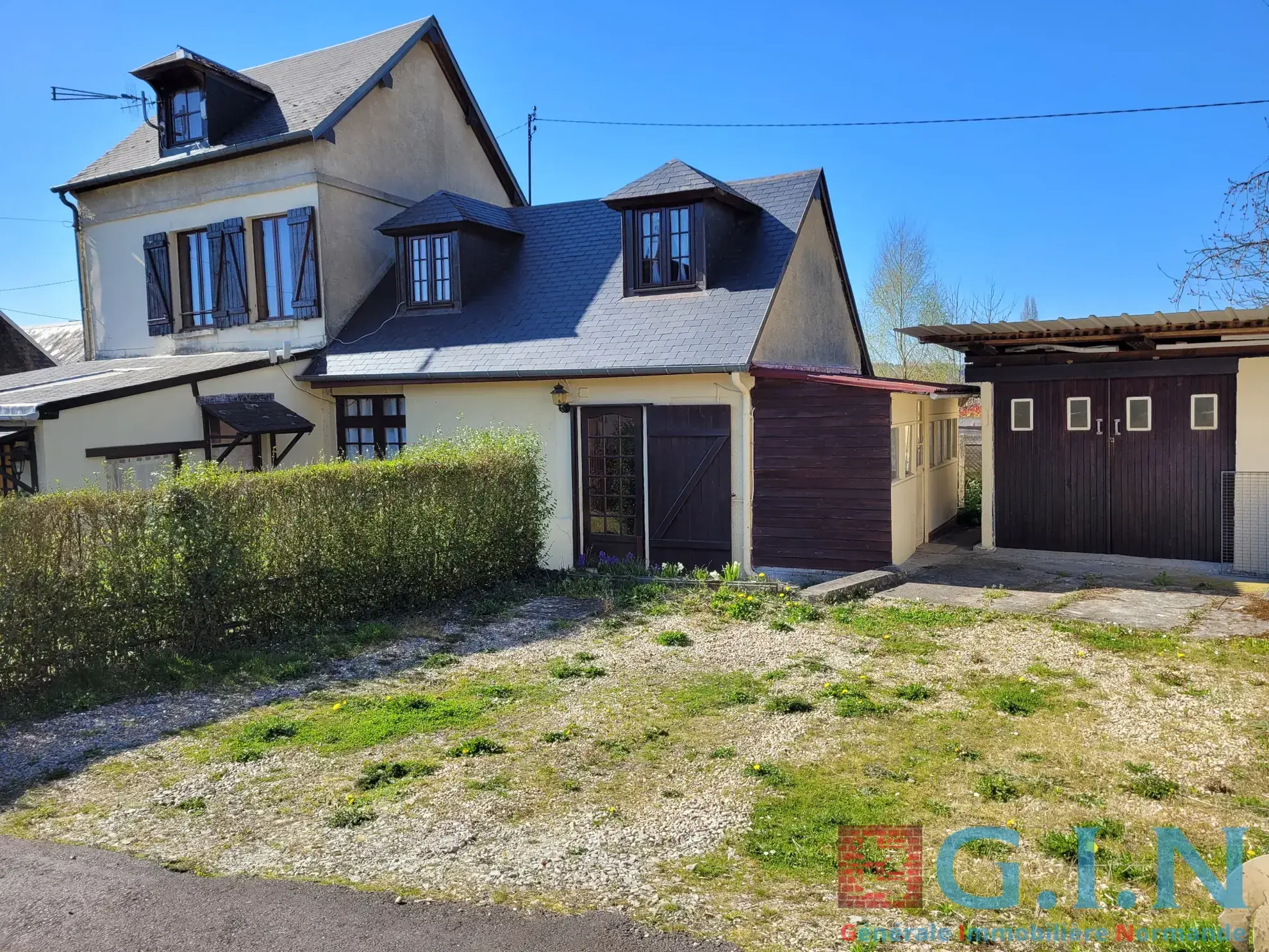 Maison 94 m² avec 3 chambres à Brionne, proche commodités 