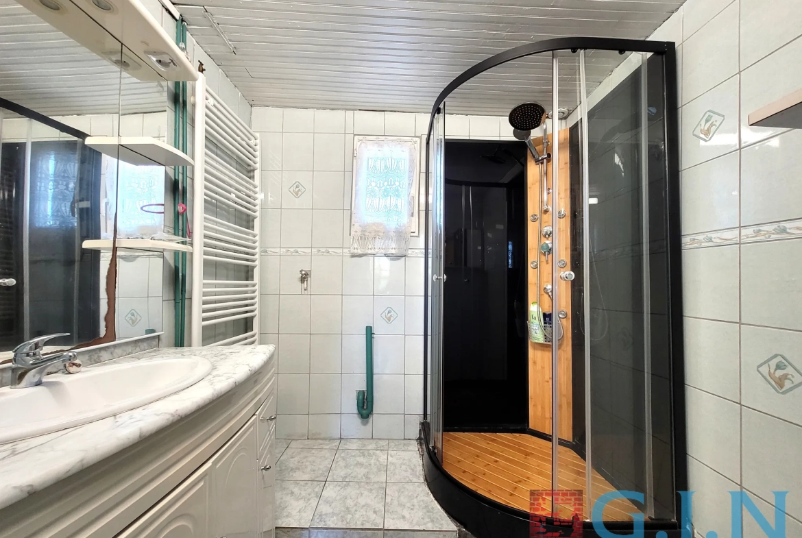 Maison 94 m² avec 3 chambres à Brionne, proche commodités 