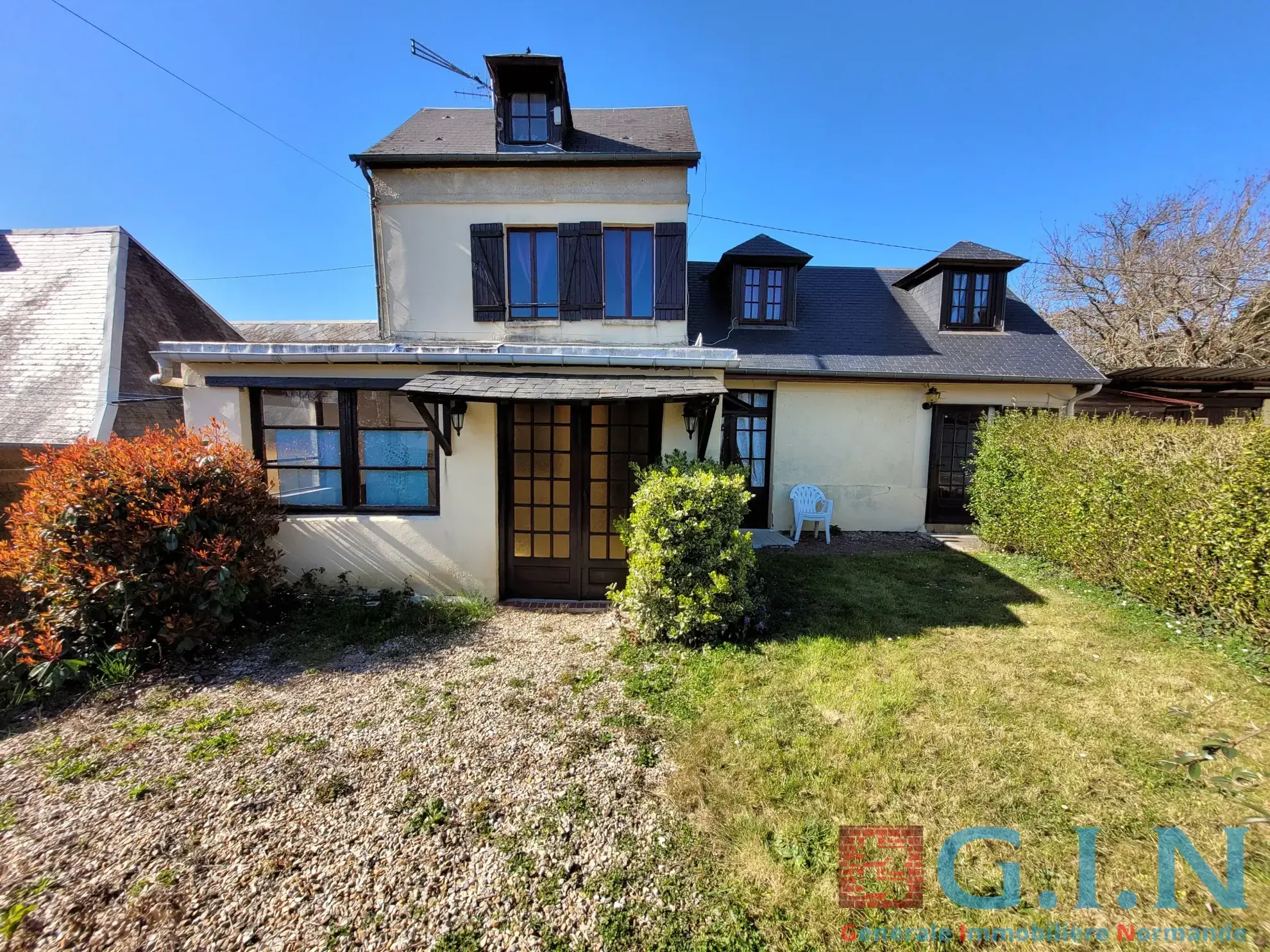 Maison 94 m² avec 3 chambres à Brionne, proche commodités 