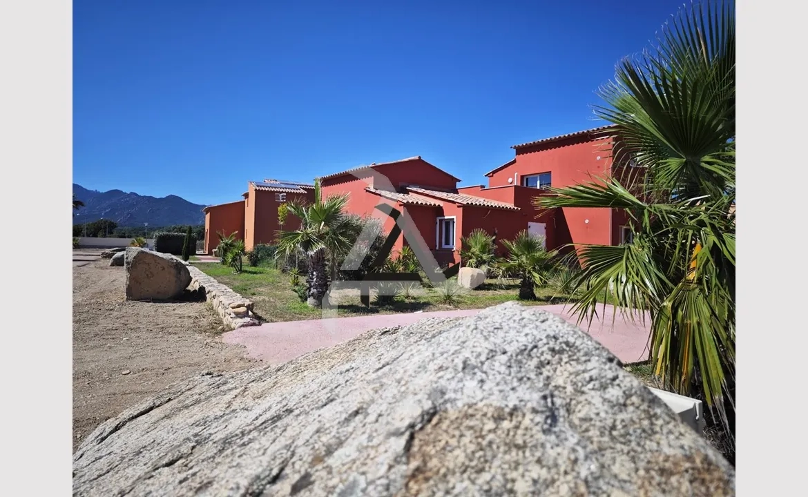 Appartement T2 lumineux dans résidence sécurisée près de Porto-Vecchio, Corse 