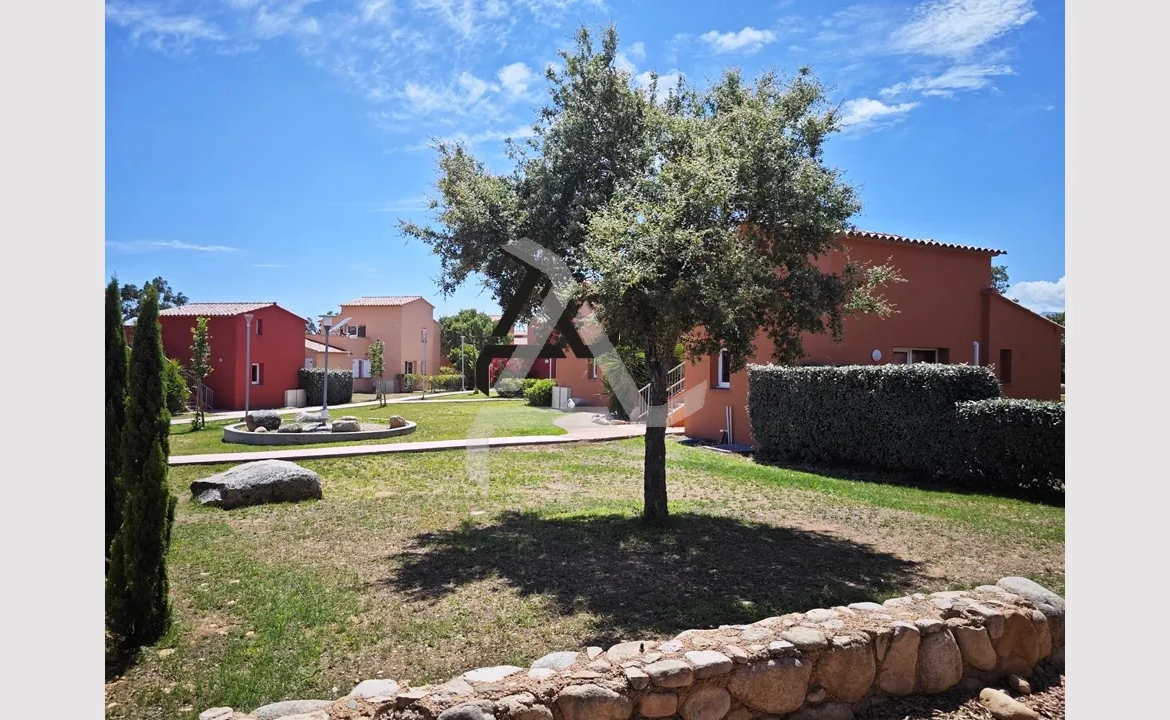 Appartement T2 lumineux dans résidence sécurisée près de Porto-Vecchio, Corse 