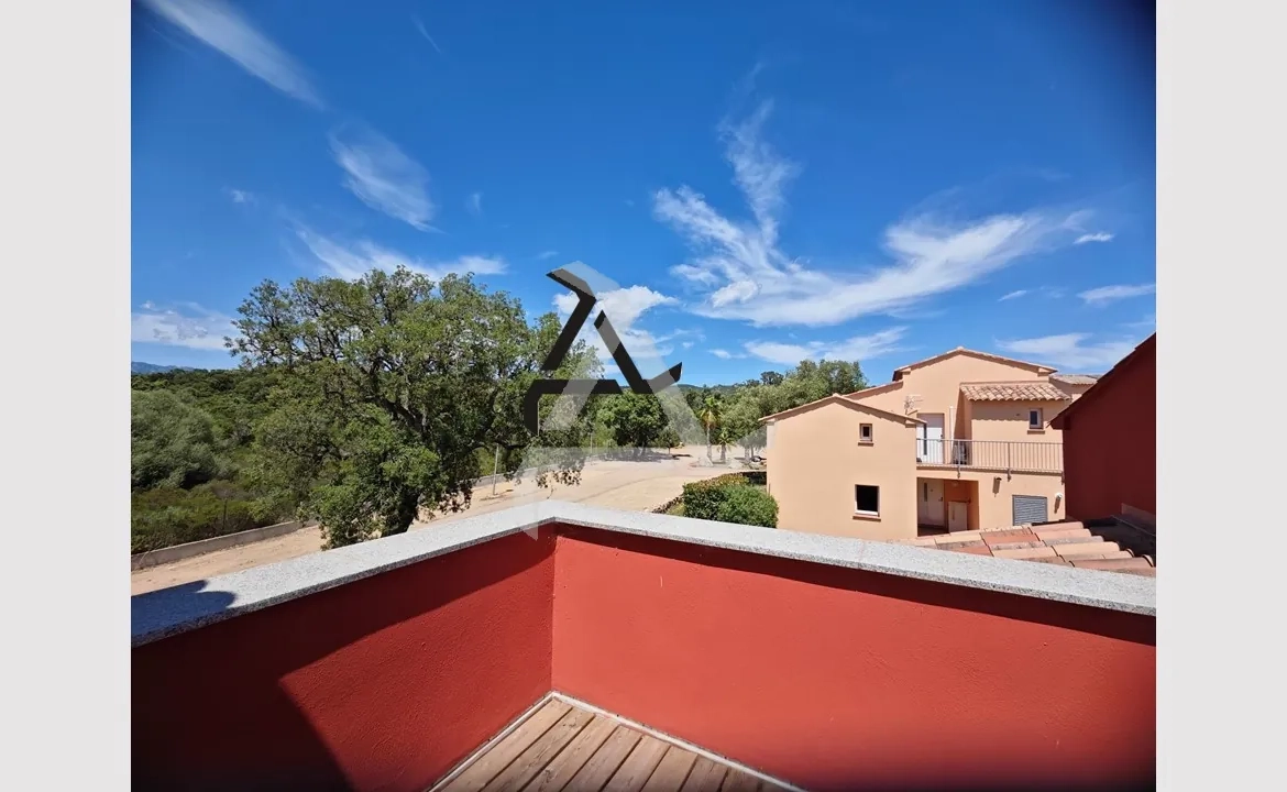 Appartement T2 lumineux dans résidence sécurisée près de Porto-Vecchio, Corse 