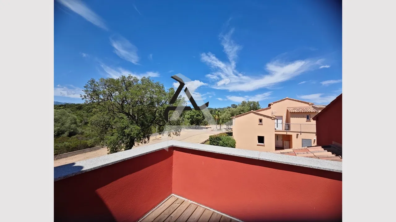 Appartement T2 lumineux dans résidence sécurisée près de Porto-Vecchio, Corse 