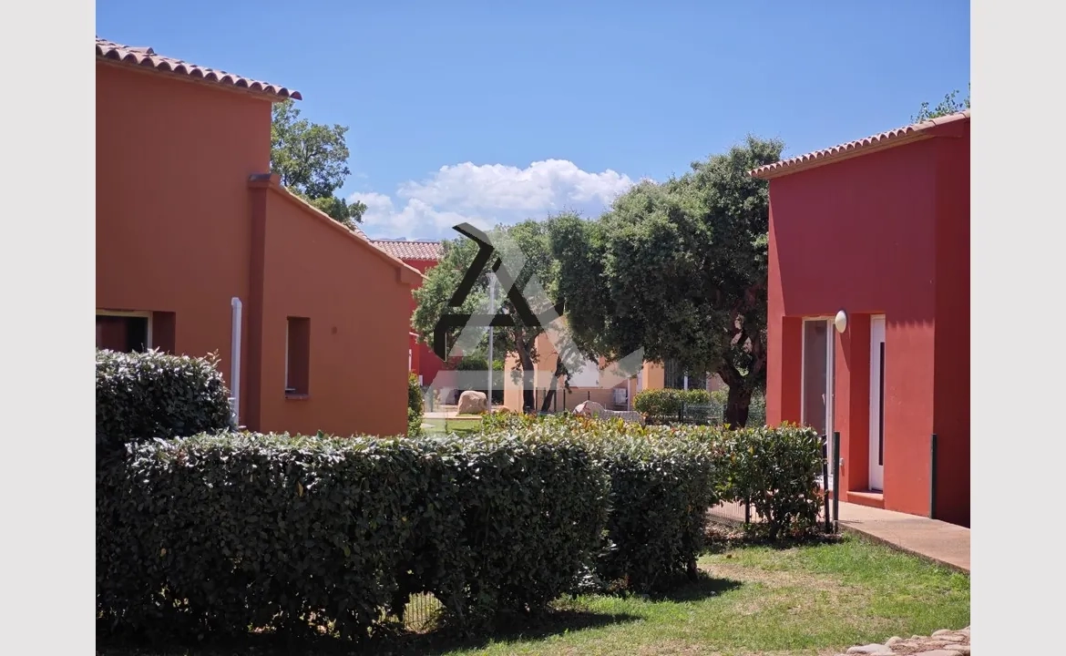 Appartement T2 lumineux dans résidence sécurisée près de Porto-Vecchio, Corse 