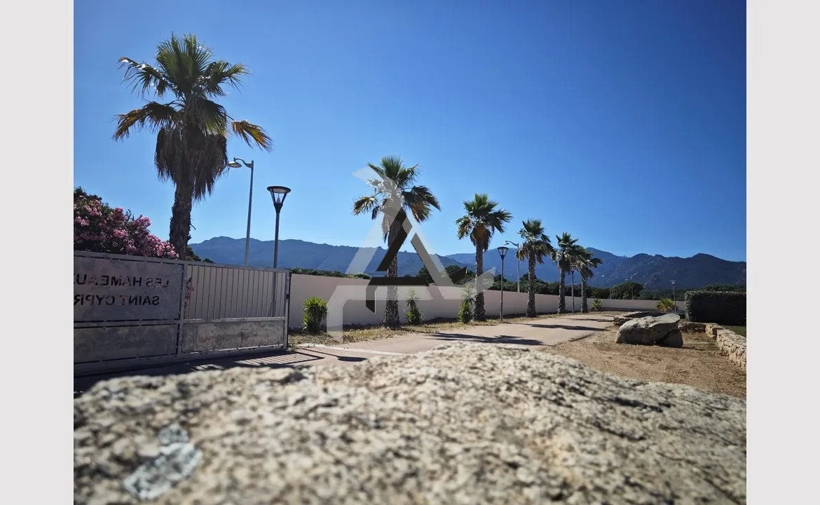 Appartement T2 lumineux dans résidence sécurisée près de Porto-Vecchio, Corse 