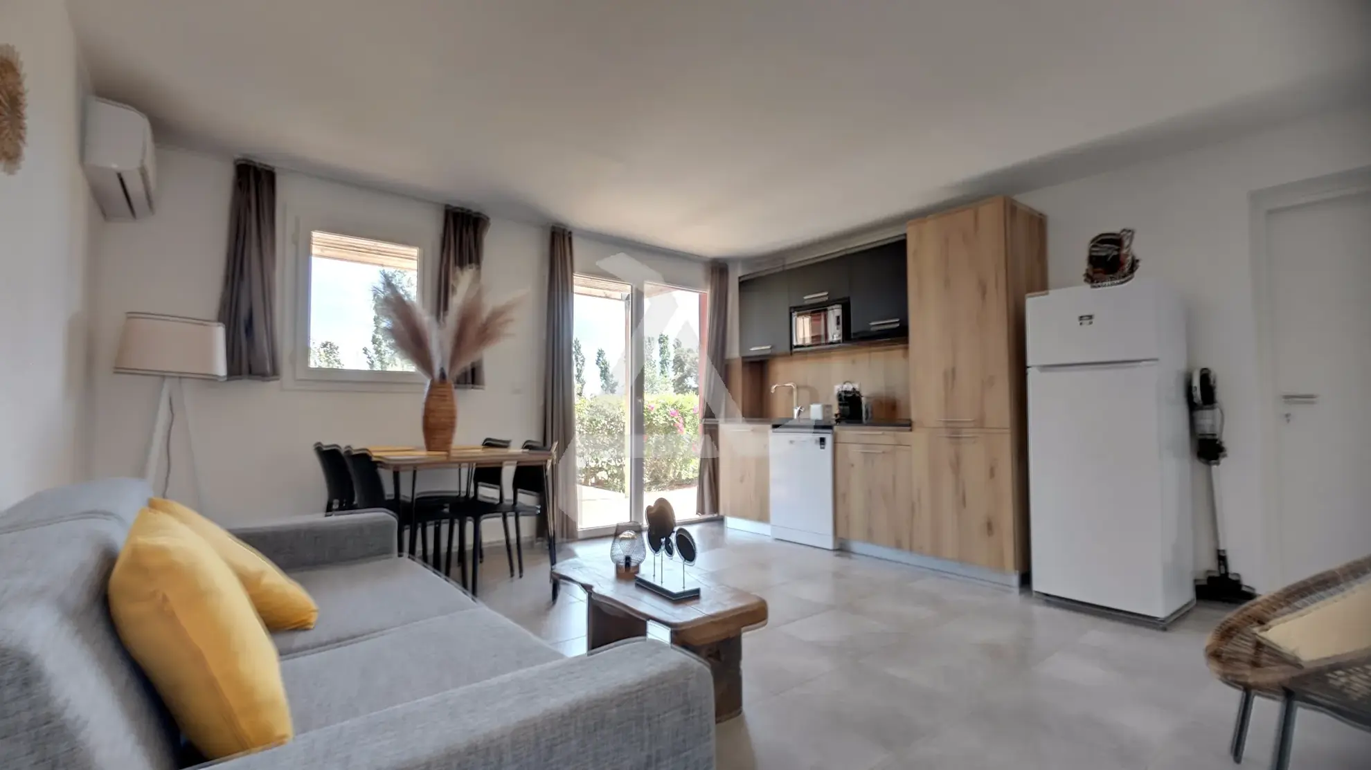 Appartement T2 lumineux dans résidence sécurisée près de Porto-Vecchio, Corse 