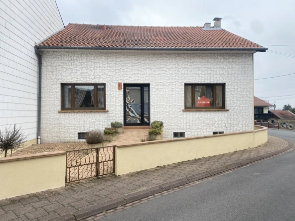Maison F6 avec terrasses et 8 garages à L'Hôpital - Immobilier spacieux