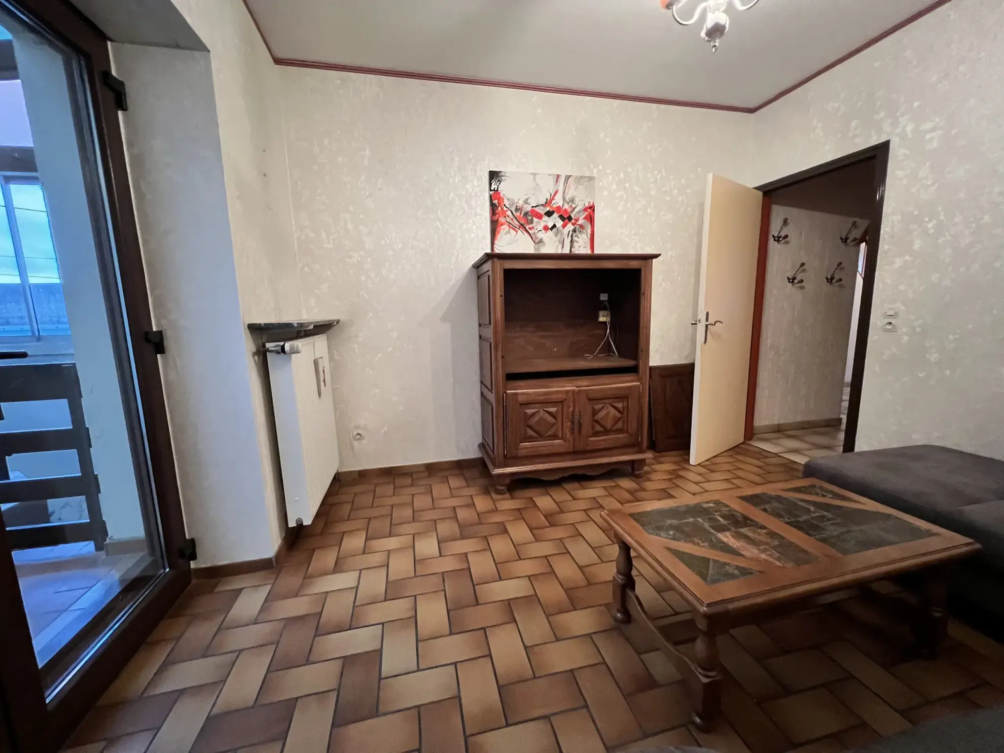 Maison F6 avec terrasses et 8 garages à L'Hôpital - Immobilier spacieux 