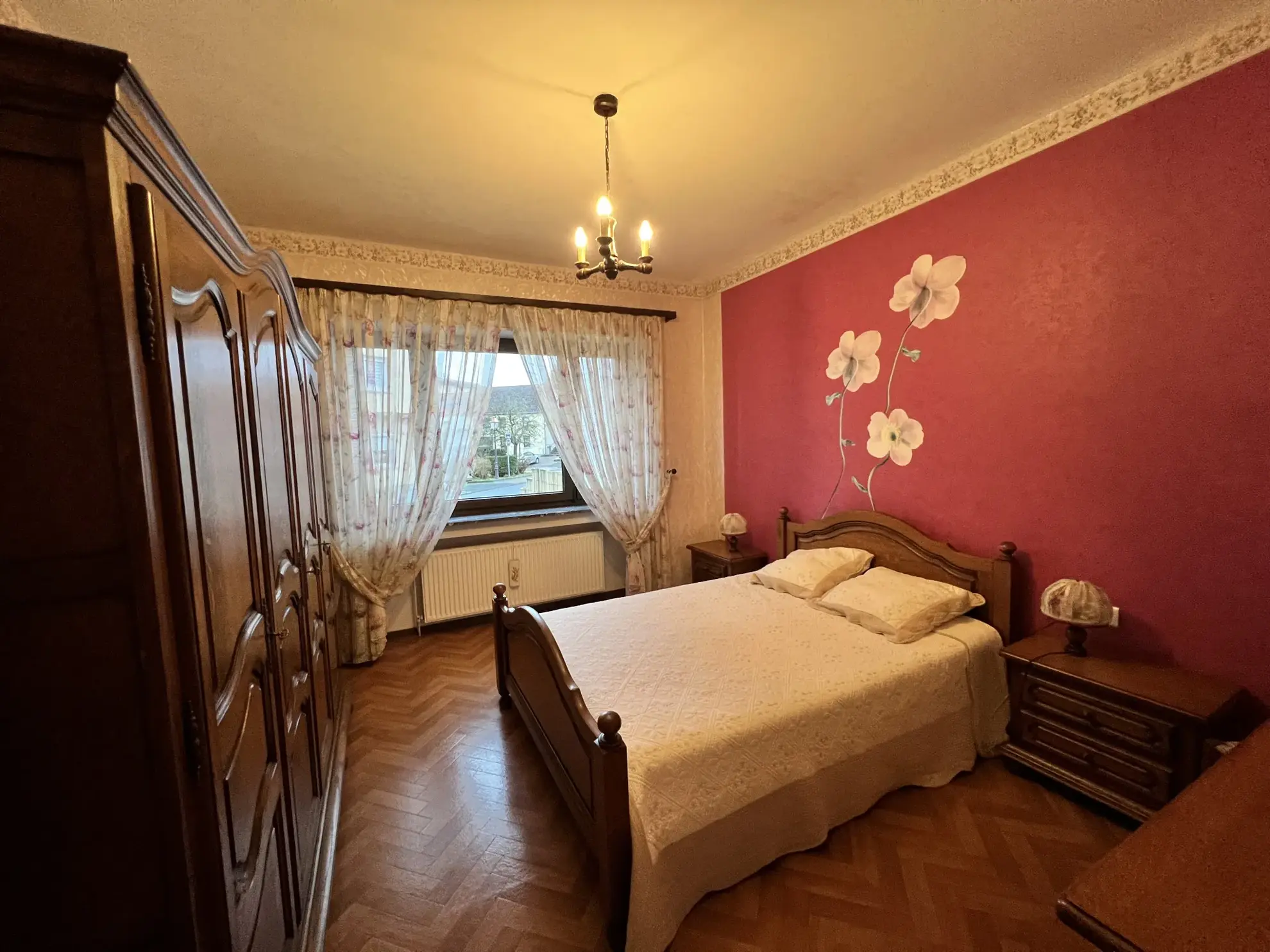 Maison F6 avec terrasses et 8 garages à L'Hôpital - Immobilier spacieux 