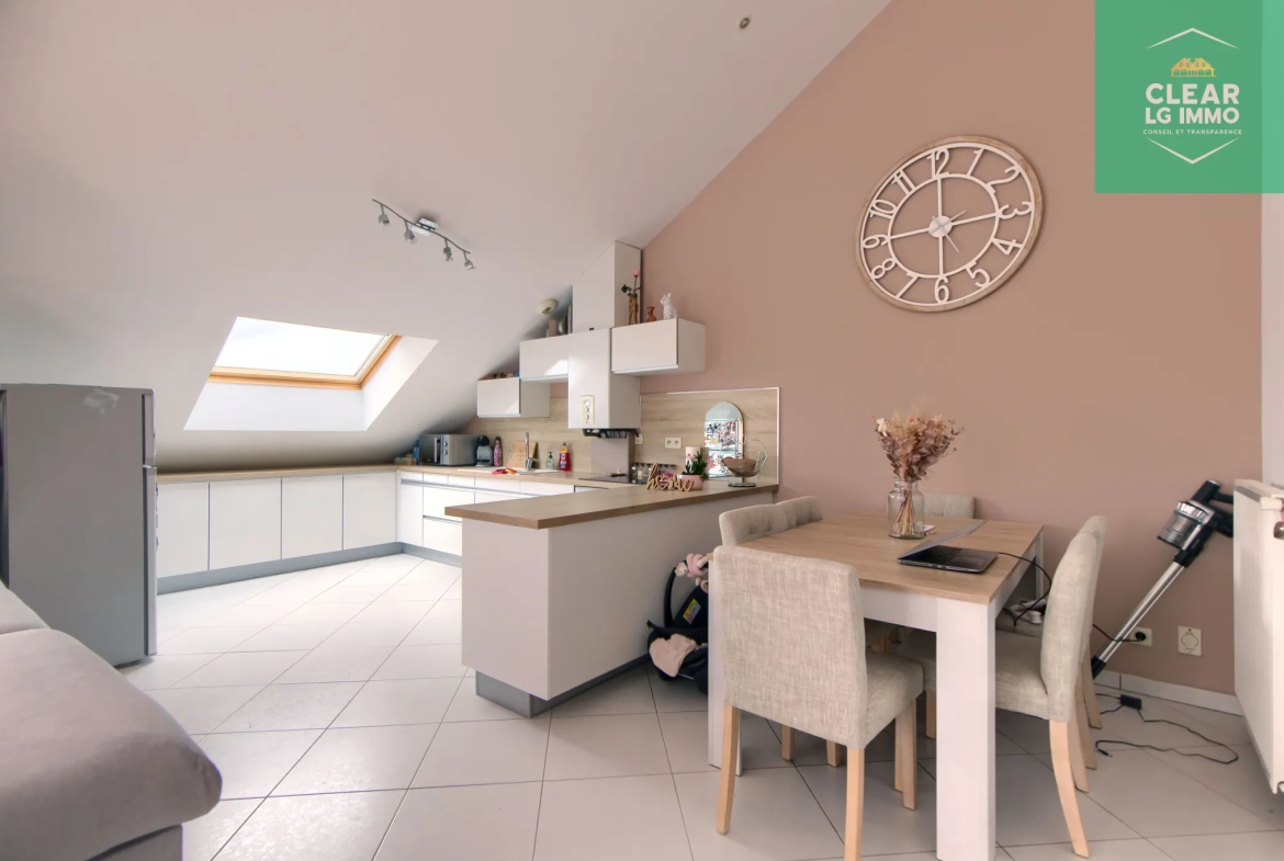 Appartement lumineux avec balcons et parking à Saint-Privat 